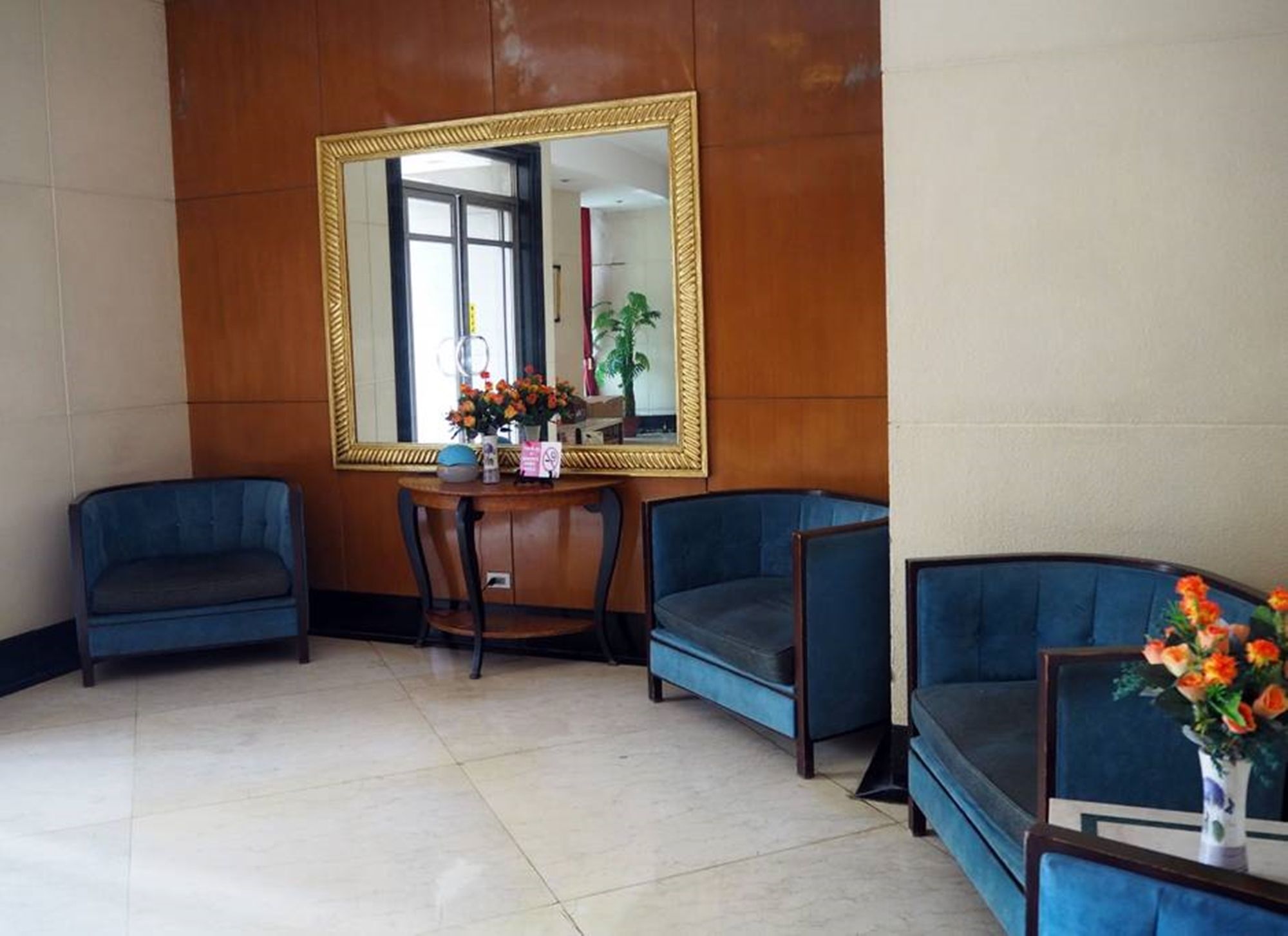 Suites De Marina Manila With Netflix Exterior photo